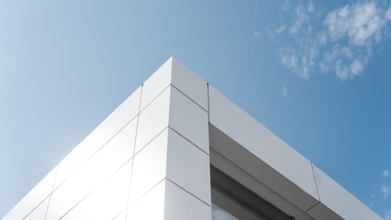The House Orientation: Do You Need To Calculate It When Installing A Composite Aluminum Panel?